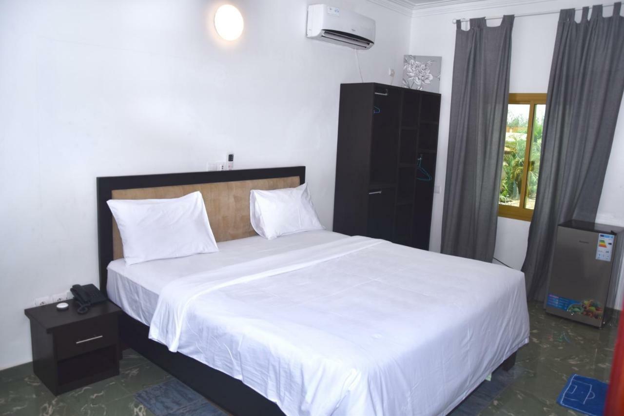 Hotel La Couronne Rw Yaoundé 外观 照片