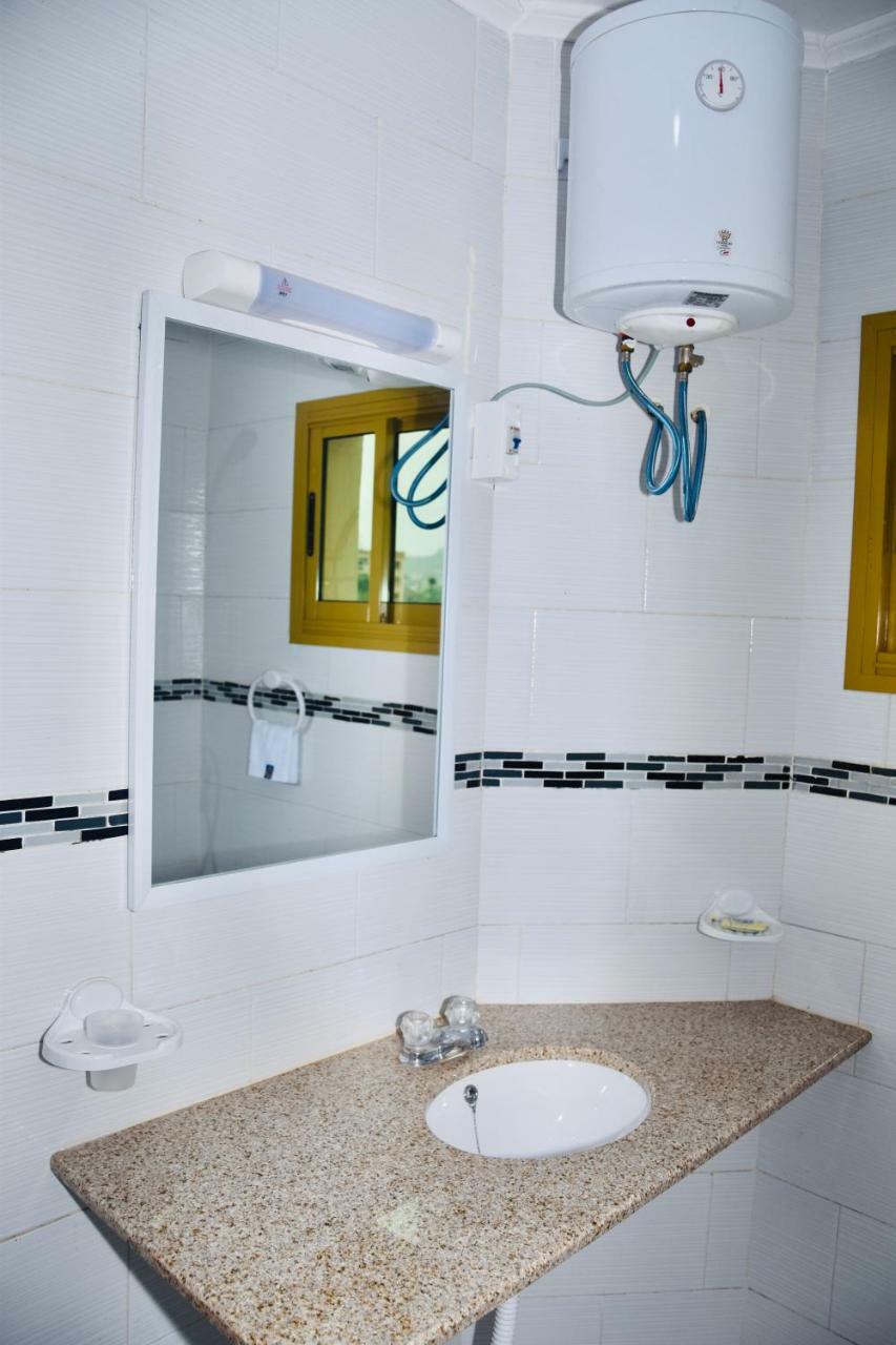 Hotel La Couronne Rw Yaoundé 外观 照片